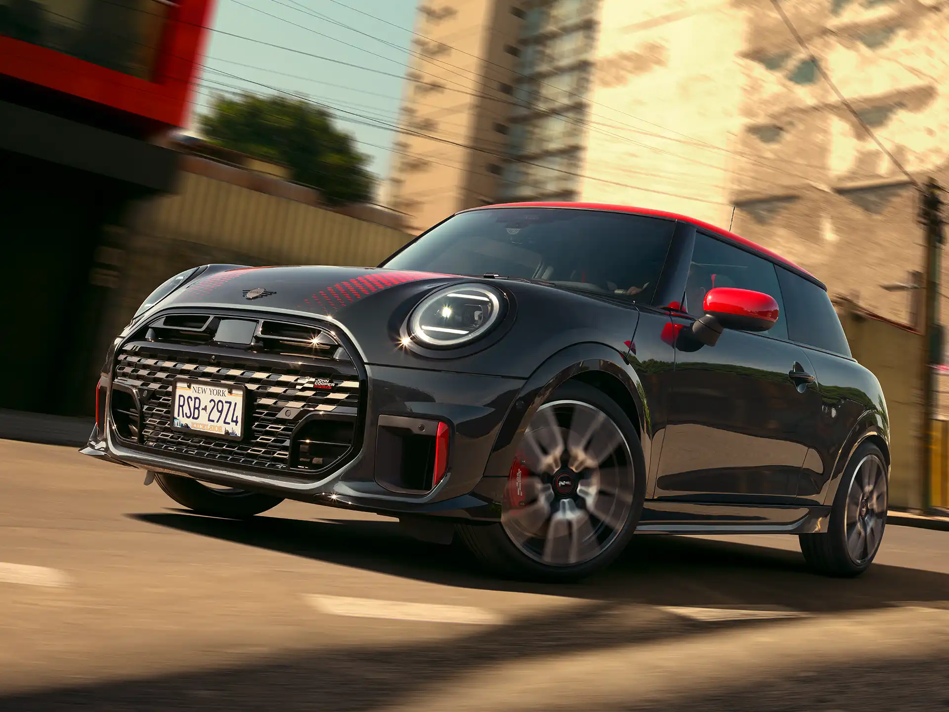 MINI John Cooper Works – F66 JCW sett fra siden