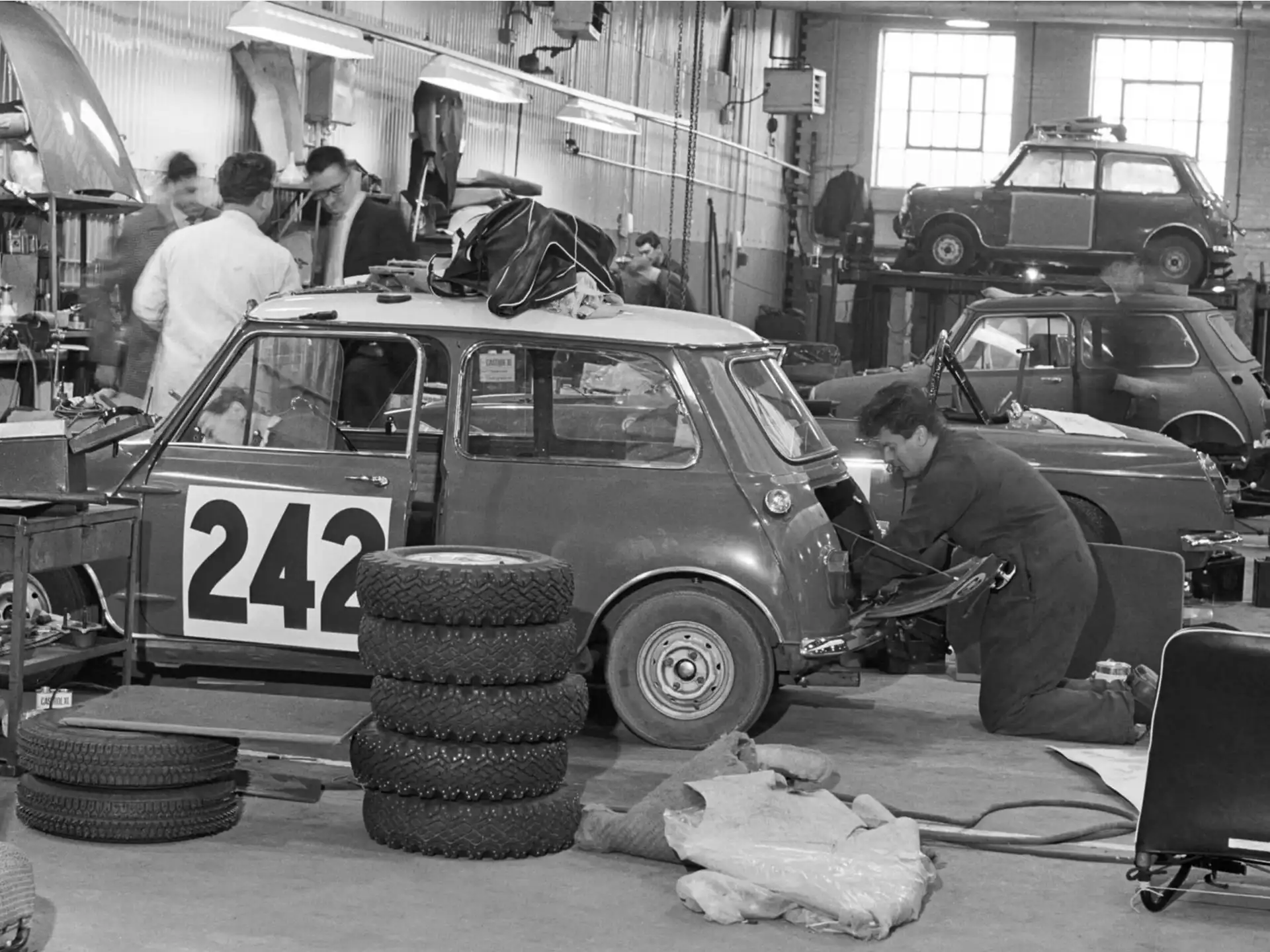 MINI John Cooper Works – Gamle mini på verkstedet