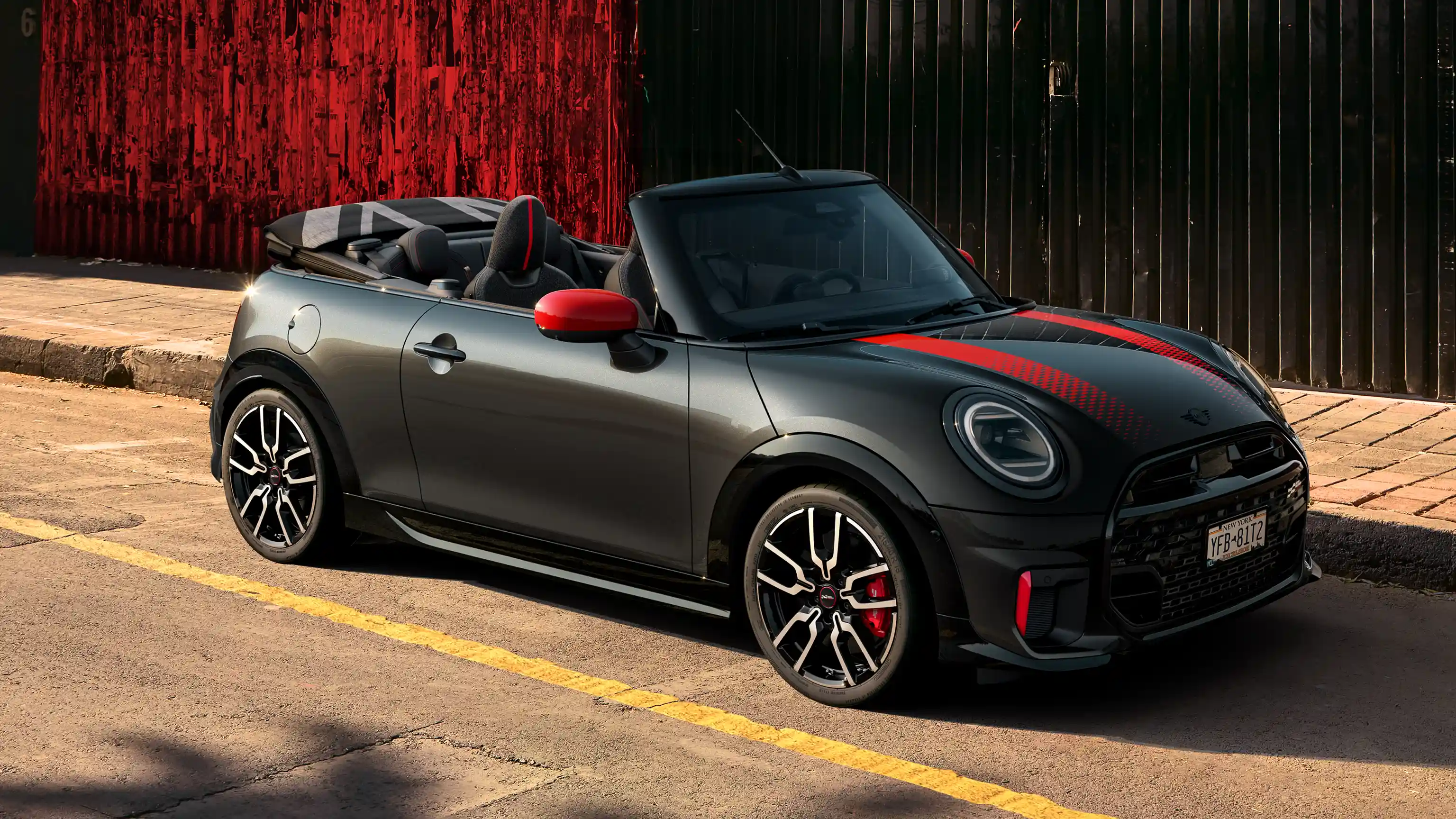 MINI John Cooper Works – F67 JCW sett fra siden