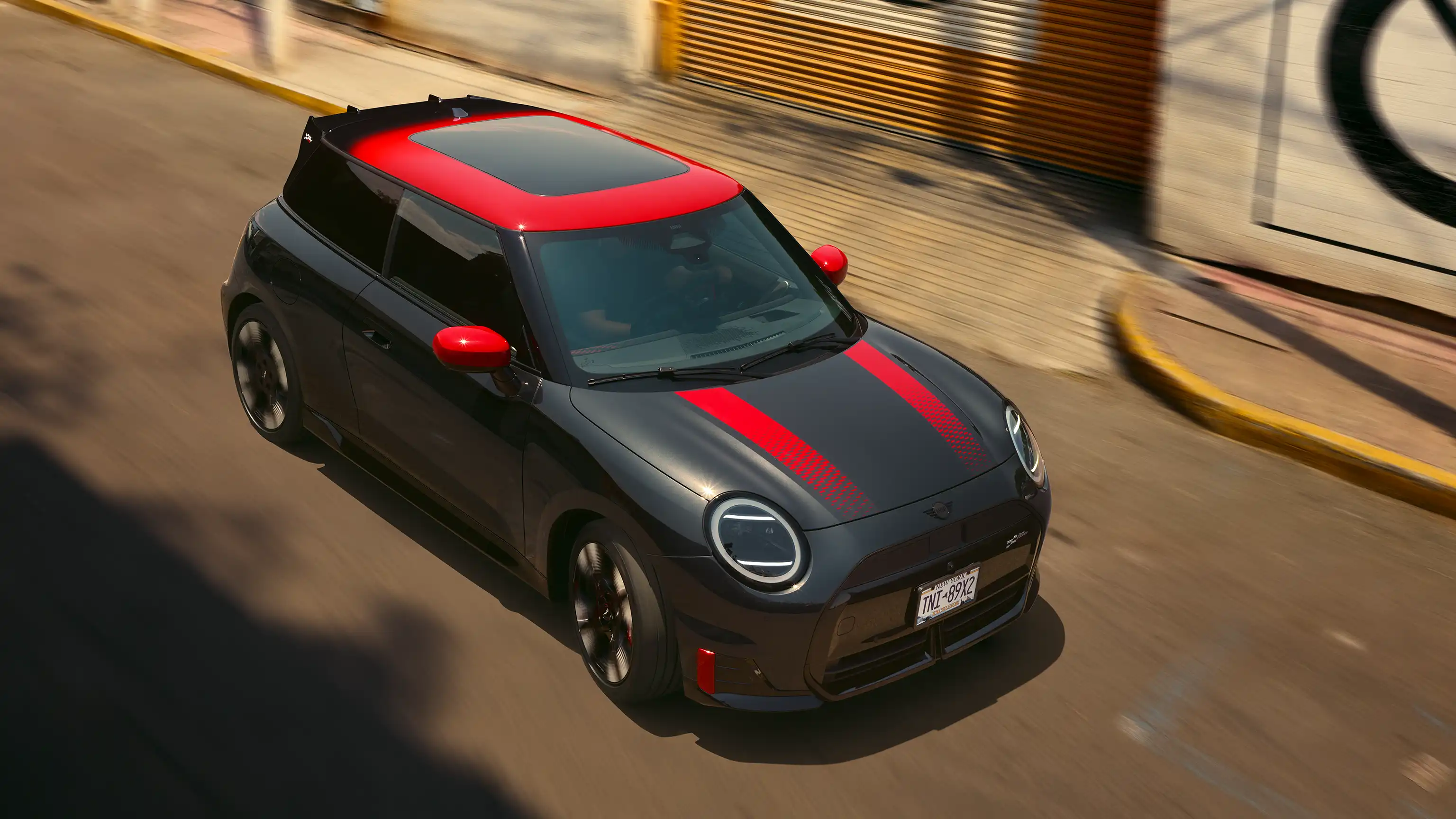 MINI John Cooper Works – J01 JCW toppvisning