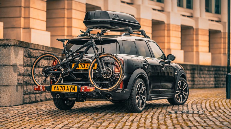 MINI vår og sommer – hekkmontert sykkelstativ på mini countryman