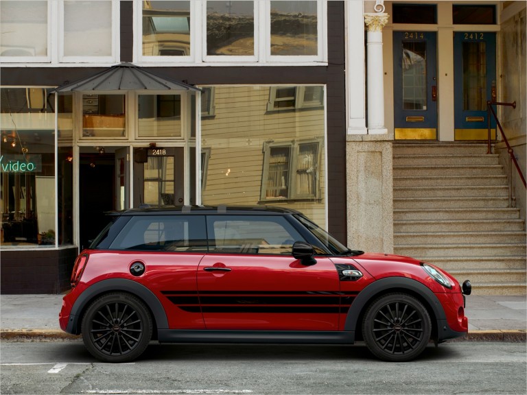 MINI 3-dører – rød og svart – hjul og dekk til MINI