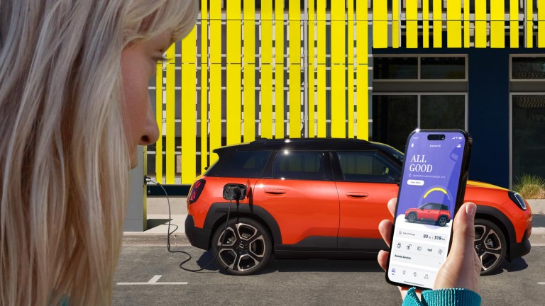 Helelektriske MINI Aceman – mosaikk – digital opplevelse